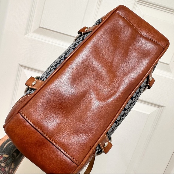 Coach Gallery Vintage Tote in Mini Signature Jacquard with Brown Leather Trim - Picture 6 of 13